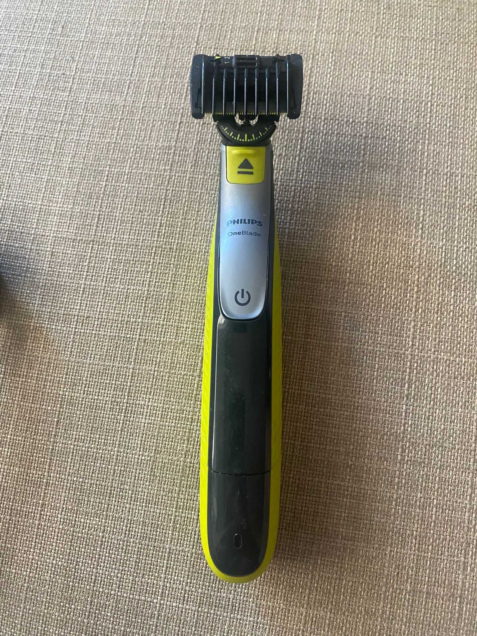 Aparat de barbierit si tuns barba PHILIPS OneBlade 360 QP2734