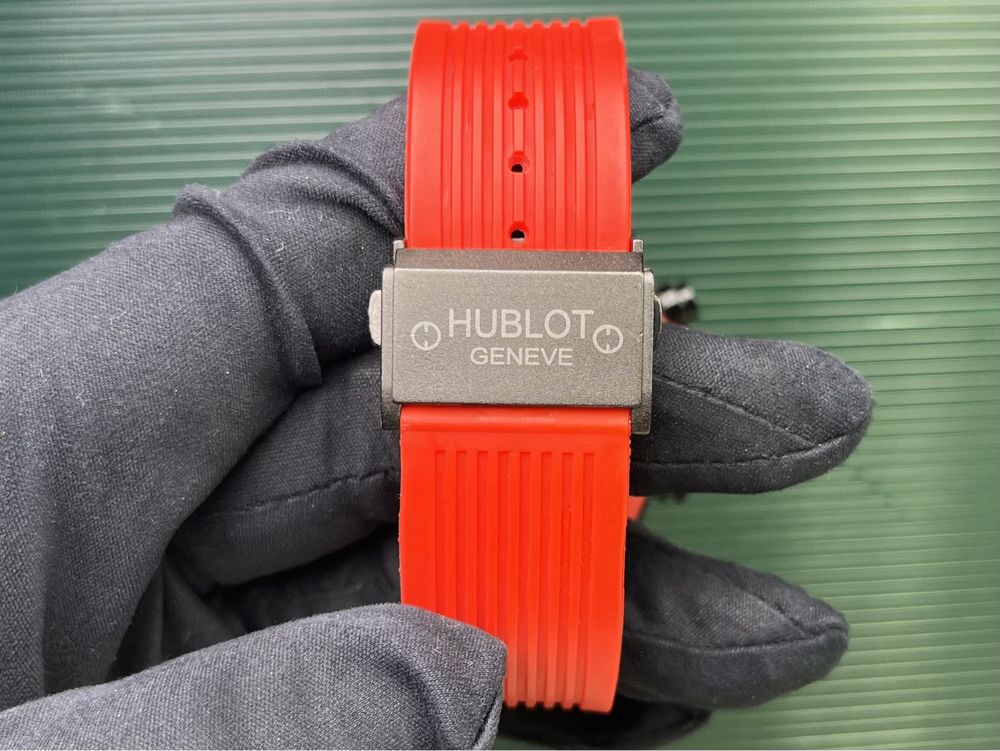 Червен Часовник Hublot