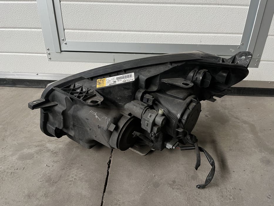 Far / faruri stânga-dreapta Nissan Qashqai J10 xenon
