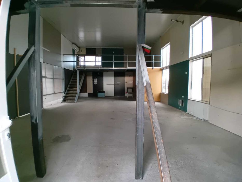 Давам под анем склад в Младост 3