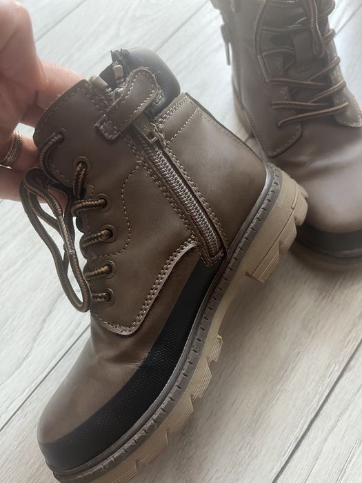 Ghetute Levis, nr 30, 130 lei, 20,5cm