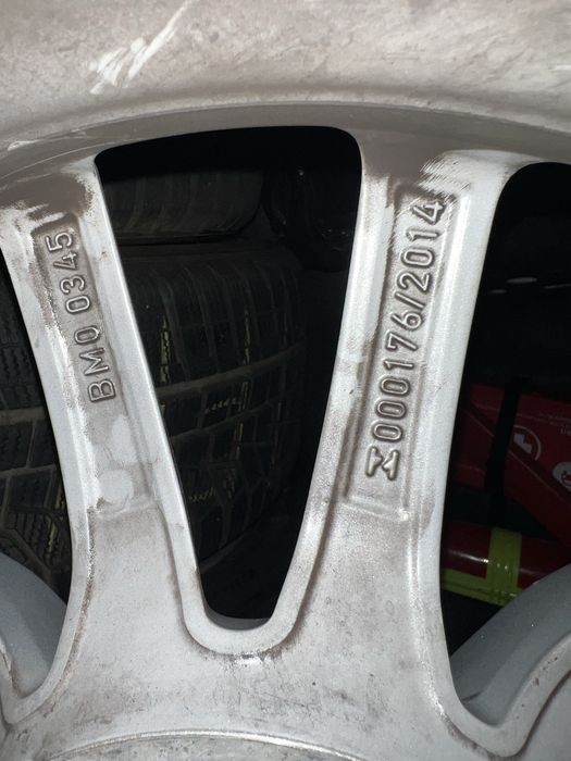 Jante BMW R17 seria 3 - G20 cu cauciucuri de iarna Hankook