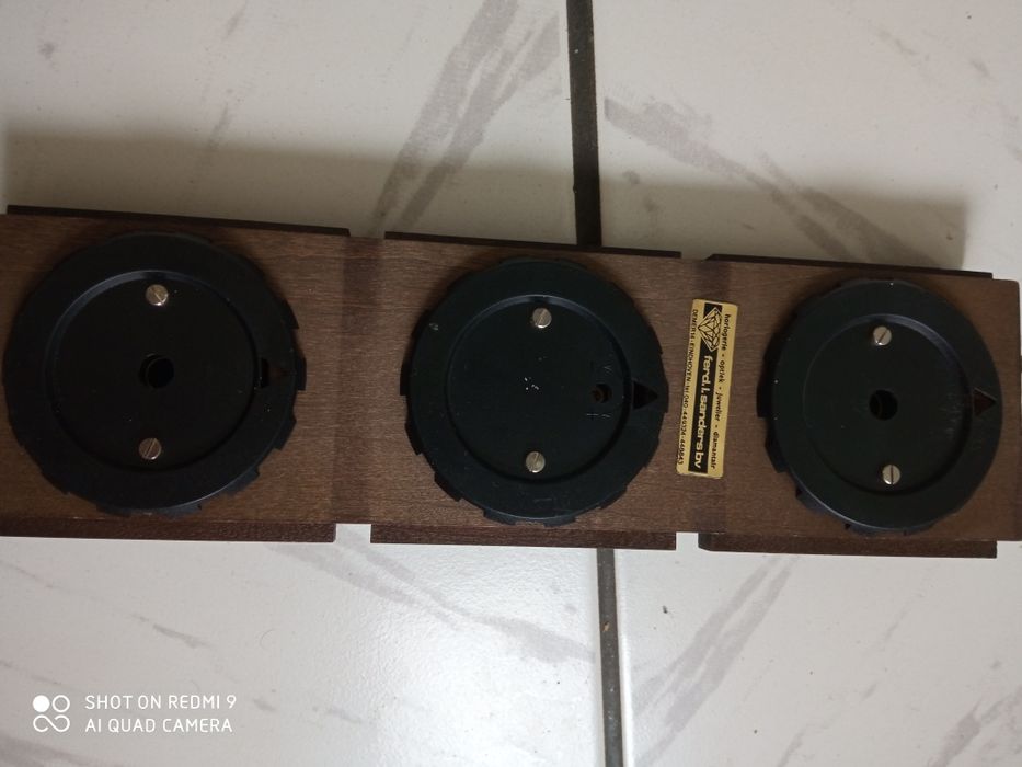 Немска  метеорологична  станция  барометър,,термометър.,влагомер.