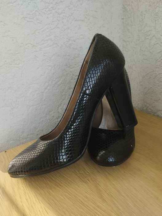 Елегантни обувки- Francesca Visconti