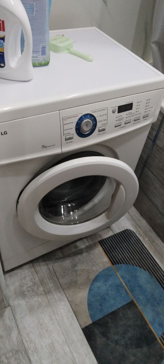 Продаётся срочно стиральная машинка LG