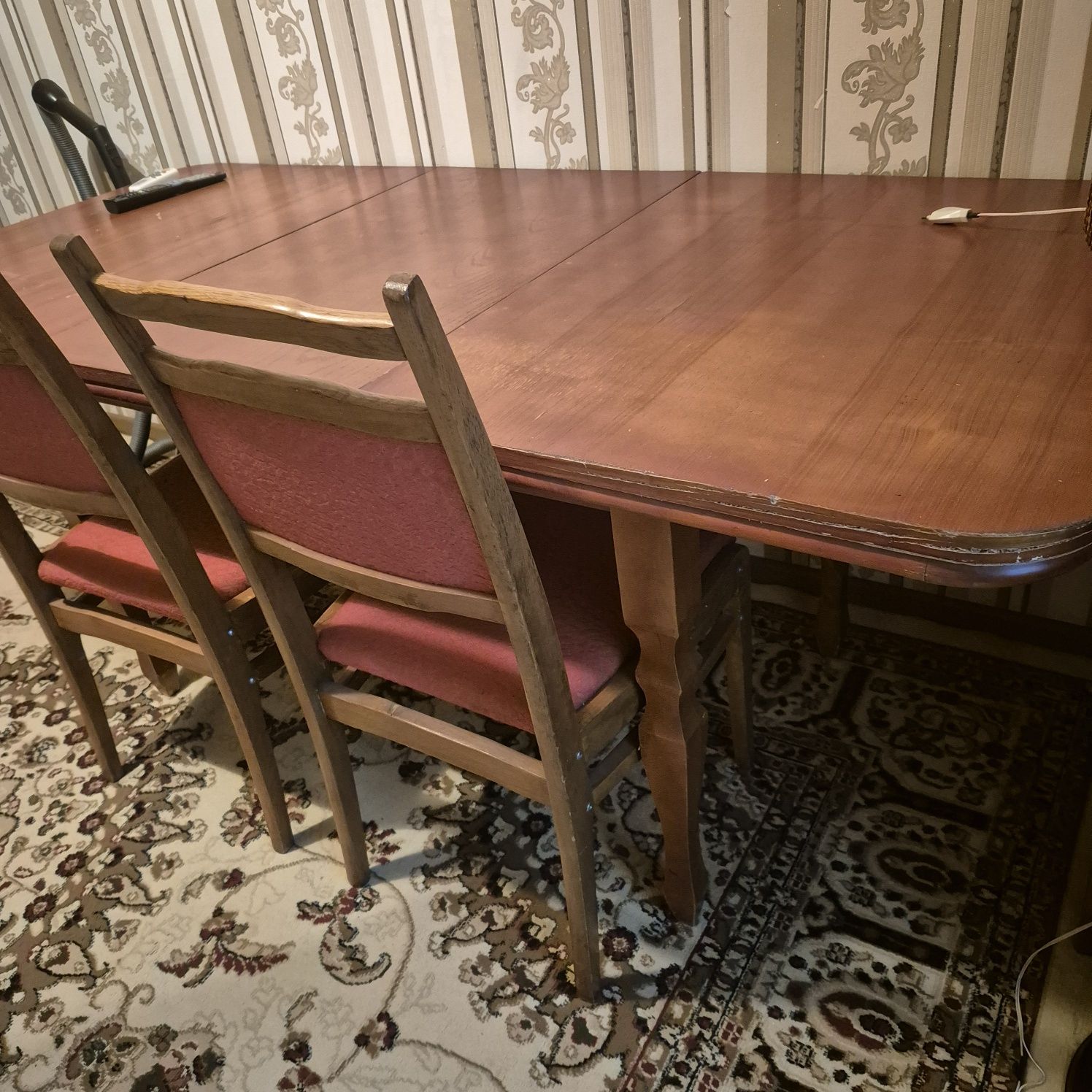 Продам стол раздвижной, деревянный