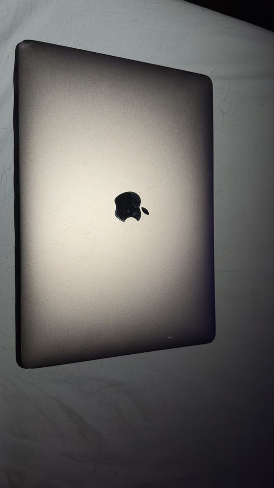 MacBook Pro 2017 8GB RAM 256GB SSD