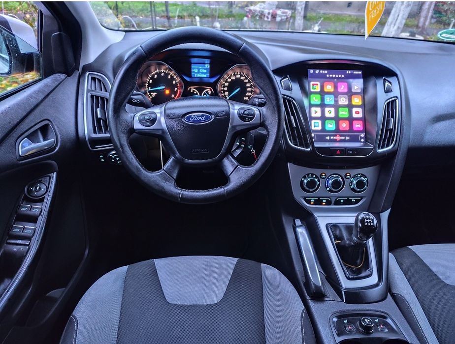 Ford Focus 2012, 1.6 benzină, Navi, Park assist