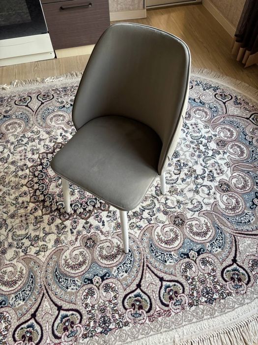 Продается стул кухонный