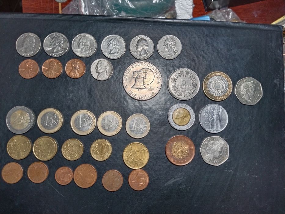 Монета иностранная - одним лотом