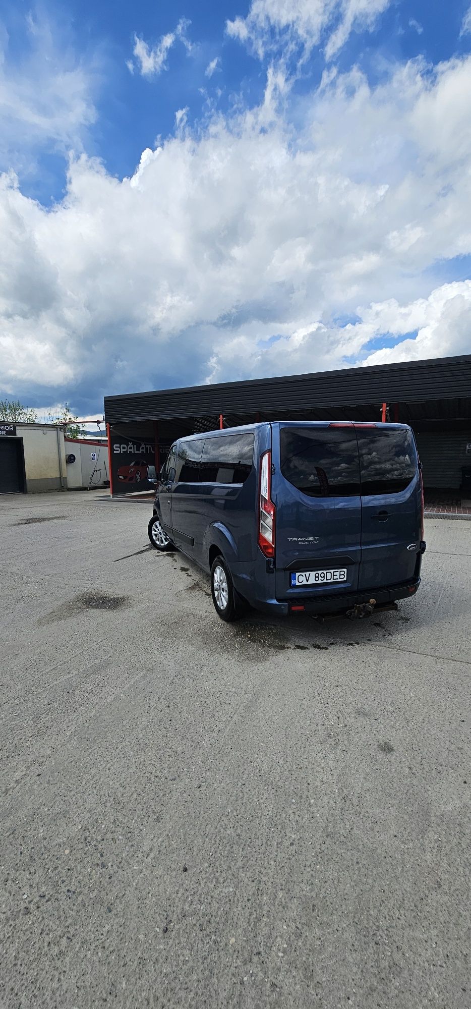 Ford transit custom 2.0 l.    170 cp anul 2020 .8+1 modelling lung