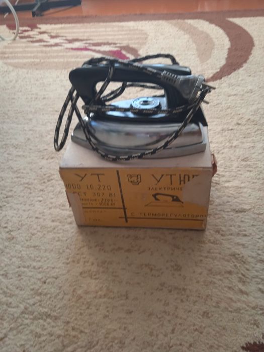 Продам   советский утюг в отл сост