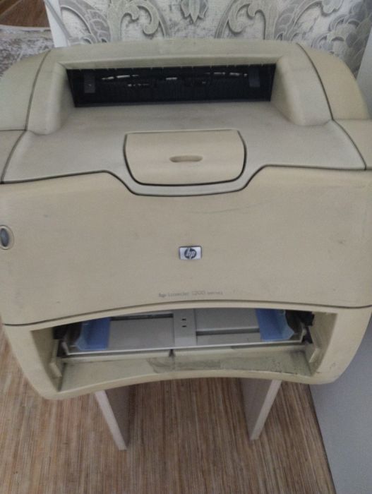 Продам принтер НР LaserJet 1200 series