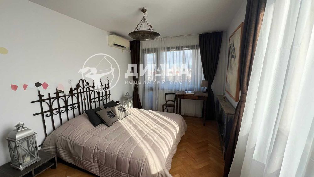 Продава се Тристаен апартамент в Пловдив, Център - 90 кв.м за 2767 €/кв.м - Снимка #4
