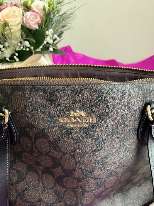 Coach Gallery Tote Bag в Signature Canvas