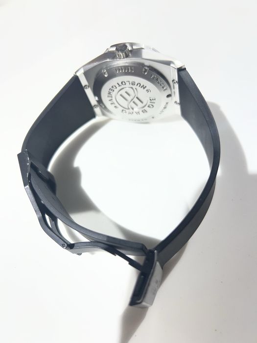 HUBLOT наручные часы