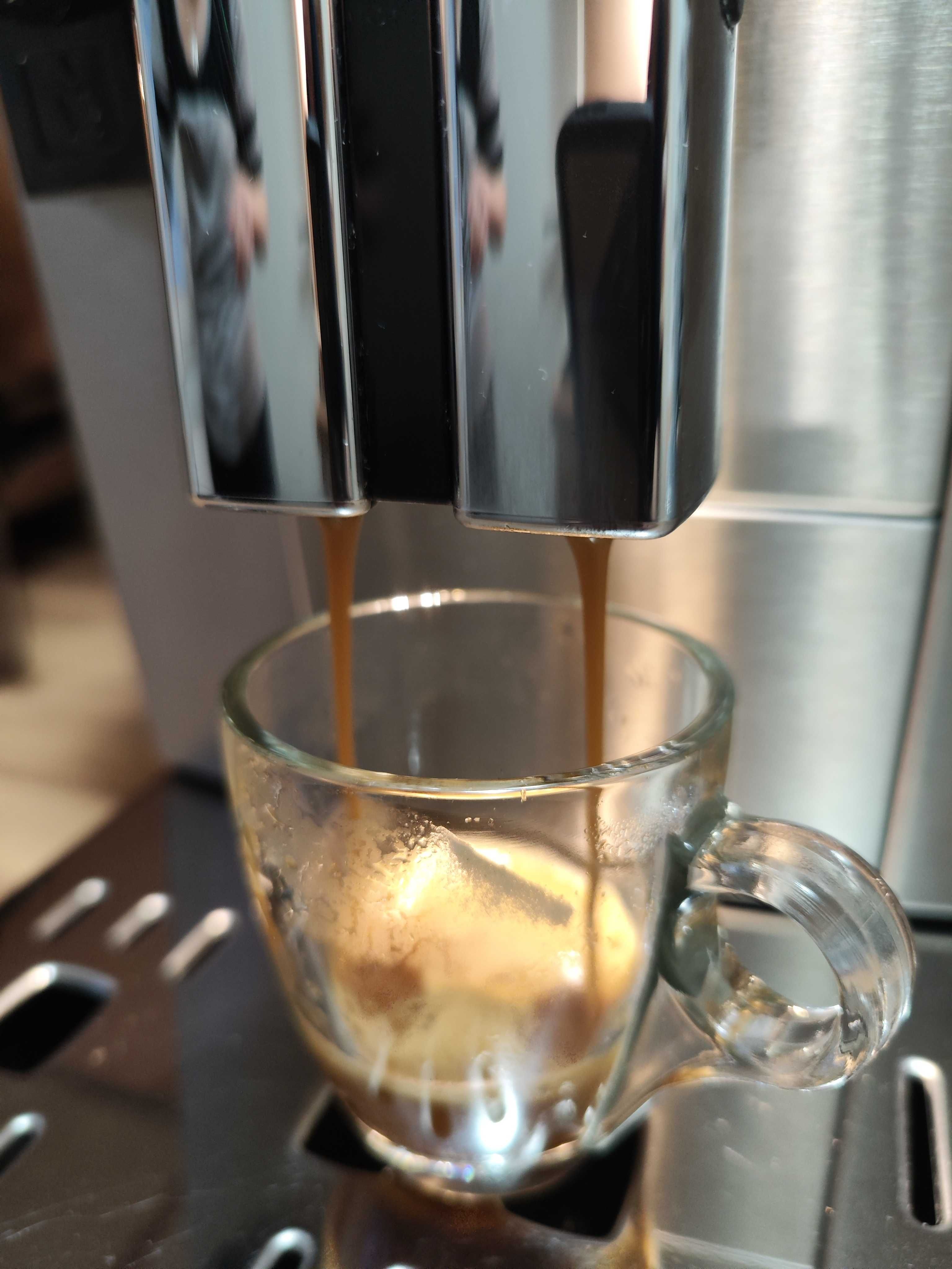 Delonghi ECAM 516.45.MB PrimaDonna S Evo Кафе автомат със Блутут.