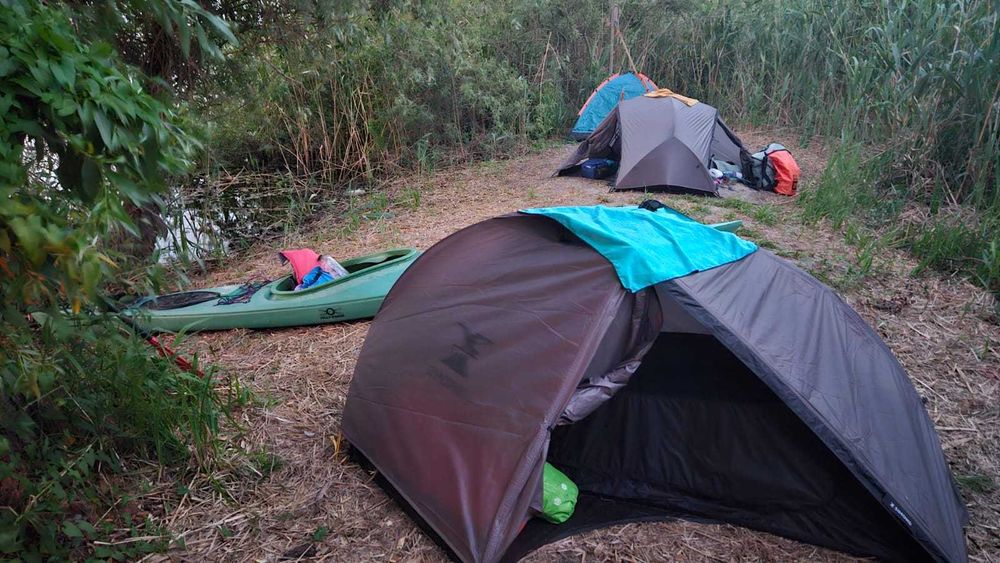 Cort trekking Simond MT900 (1 persoană) – Gri/Negru – 1,3 kg