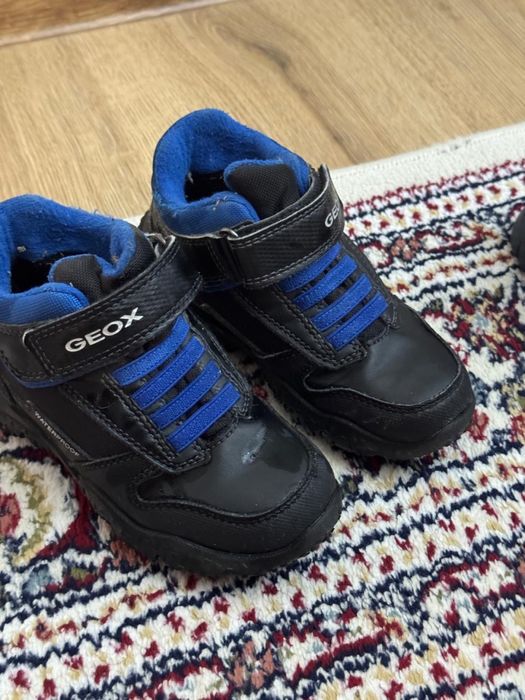 Продается детская обувь