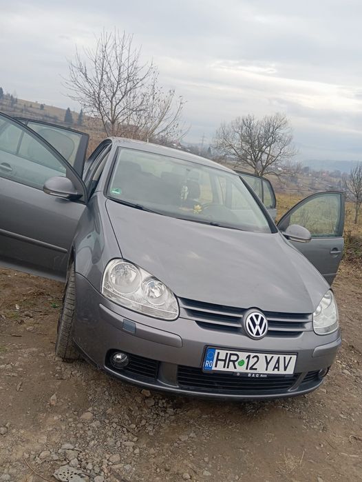 Vând Golf 5 1.9 tdi
