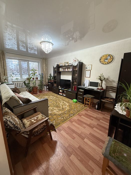 Срочно! 2-комнатная квартира 5 школа маг.Уют