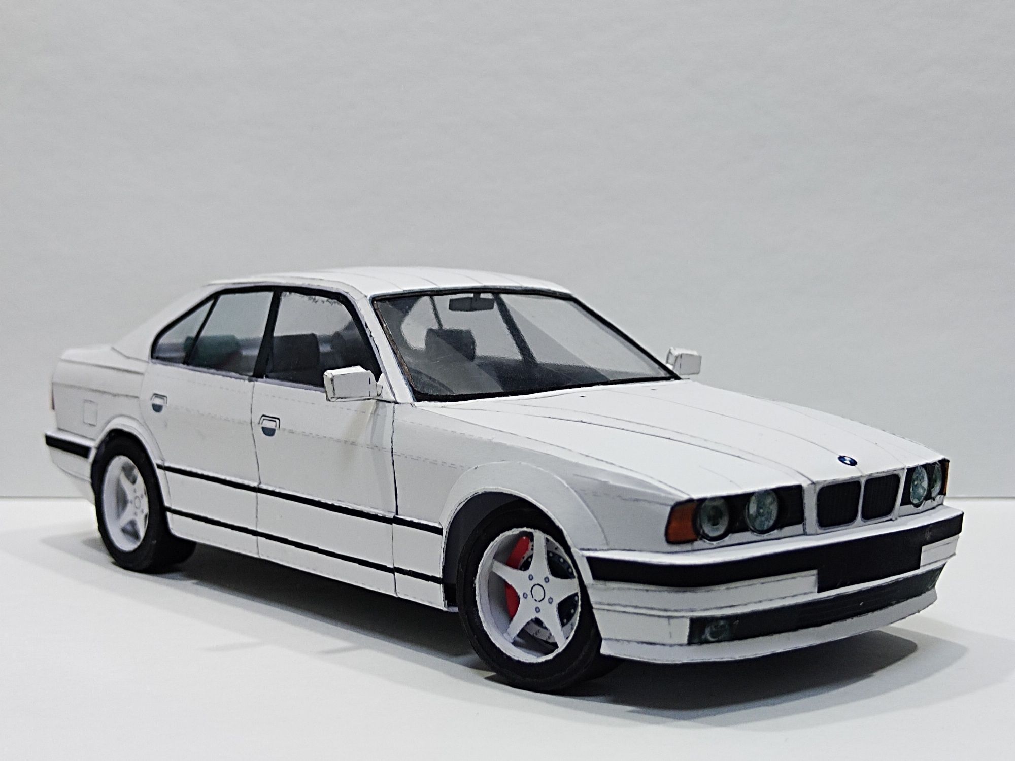Бумажная модель BMW M5 E34
