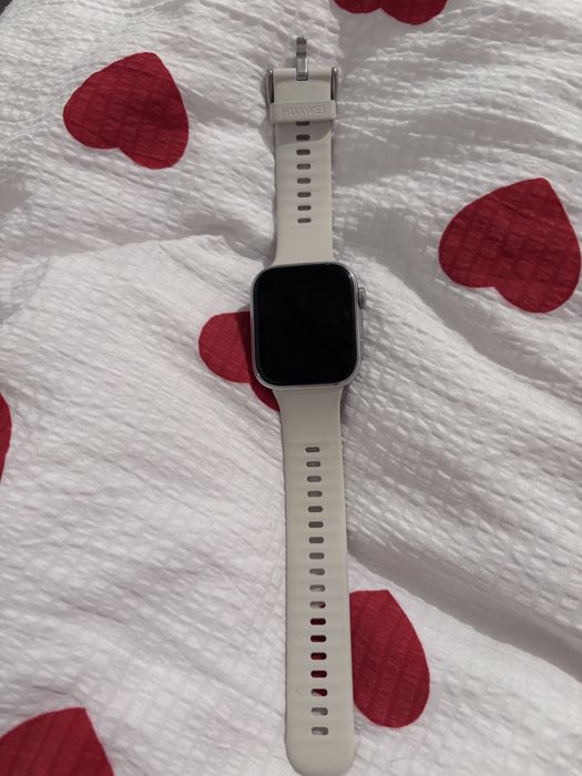 Продам часы Huawei WATCH FIT 4