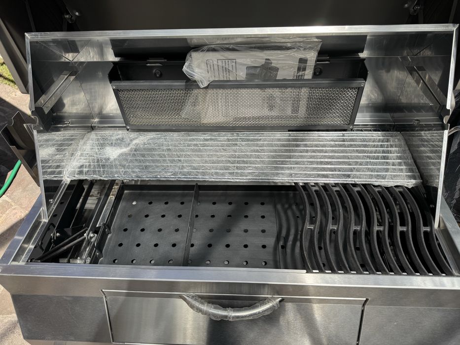 Угольный гриль Napoleon pro 605