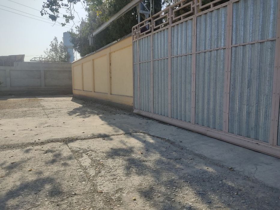 Продаётся производственная территория с 3-х этажным зданием!