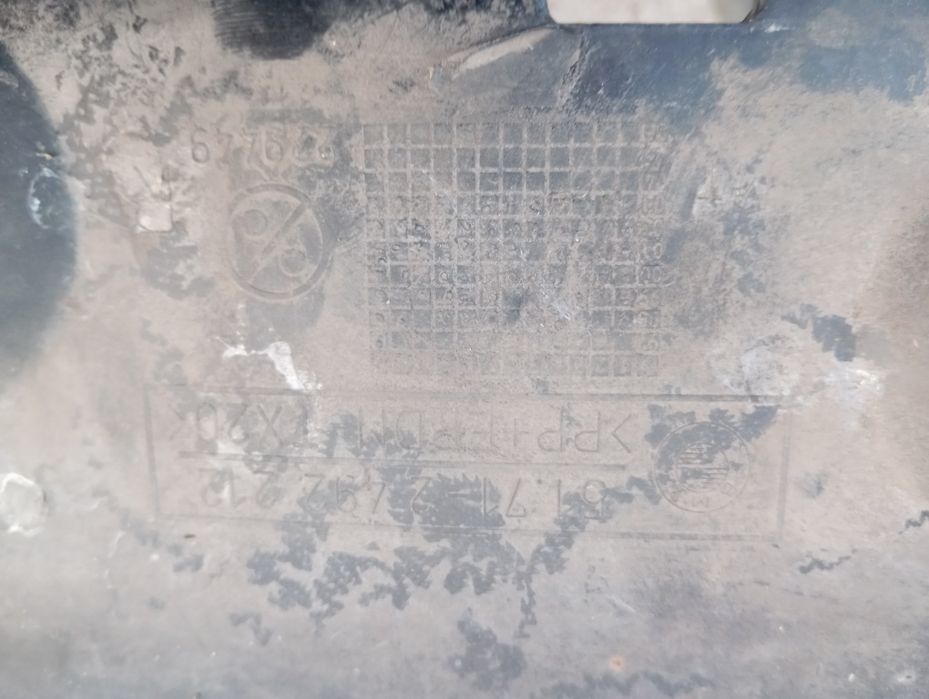 Продавам задна М броня и М прагове за Е46 комби