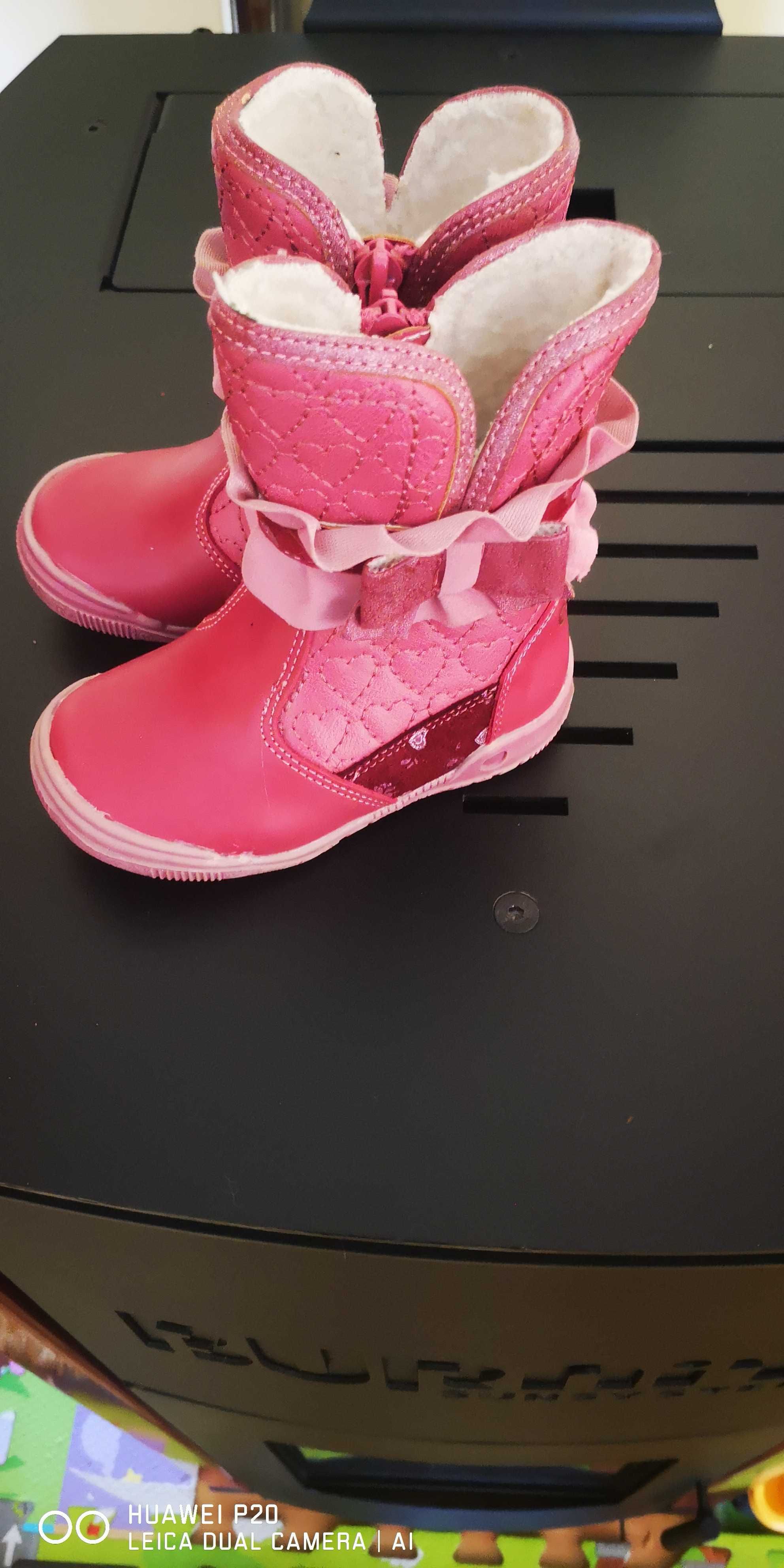 Обувки за бебето и детето