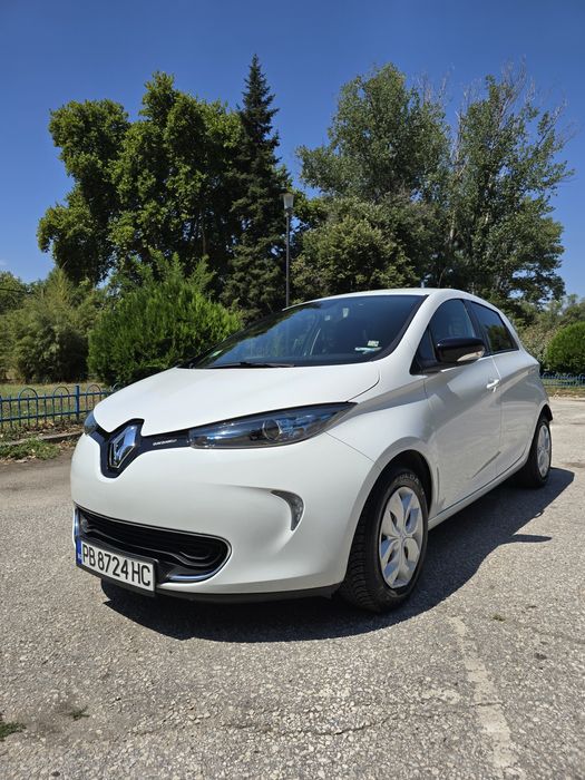 Renault Zoe 2016 в перфектно състояние и малко километри