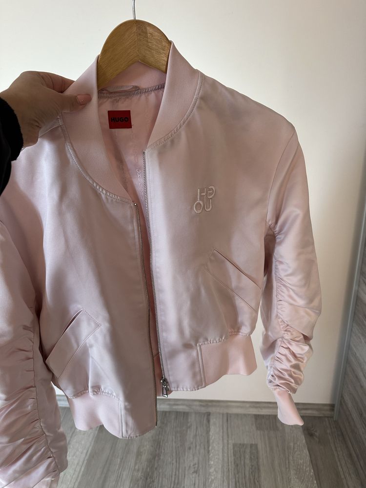 Оригинално яке   бомбър  hugo  boss