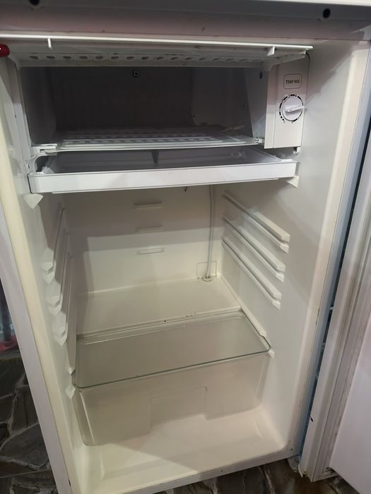 Хладилник Neo 90 литра