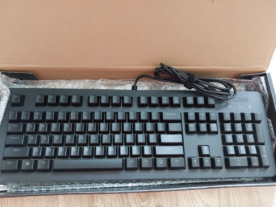 Нова геймърска клавиатура Lenovo K300 RGB