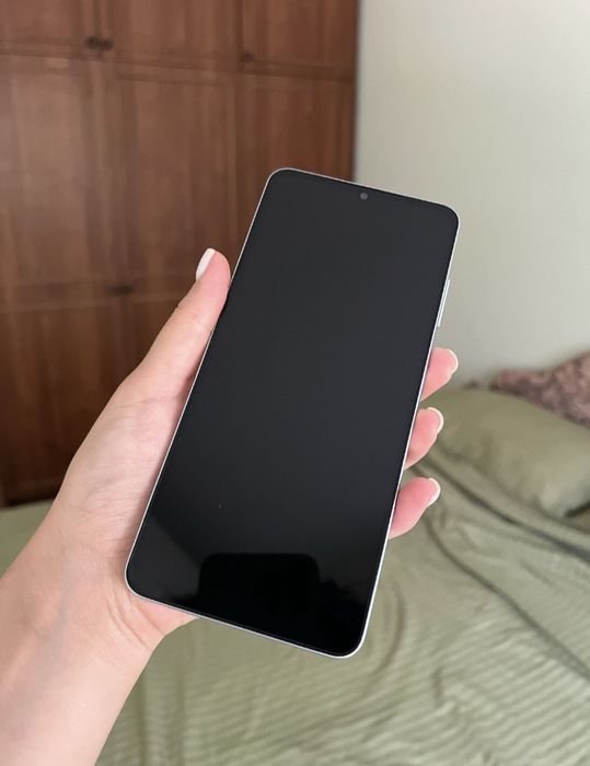 Samsung A-06  6/128 srochna sotiladi