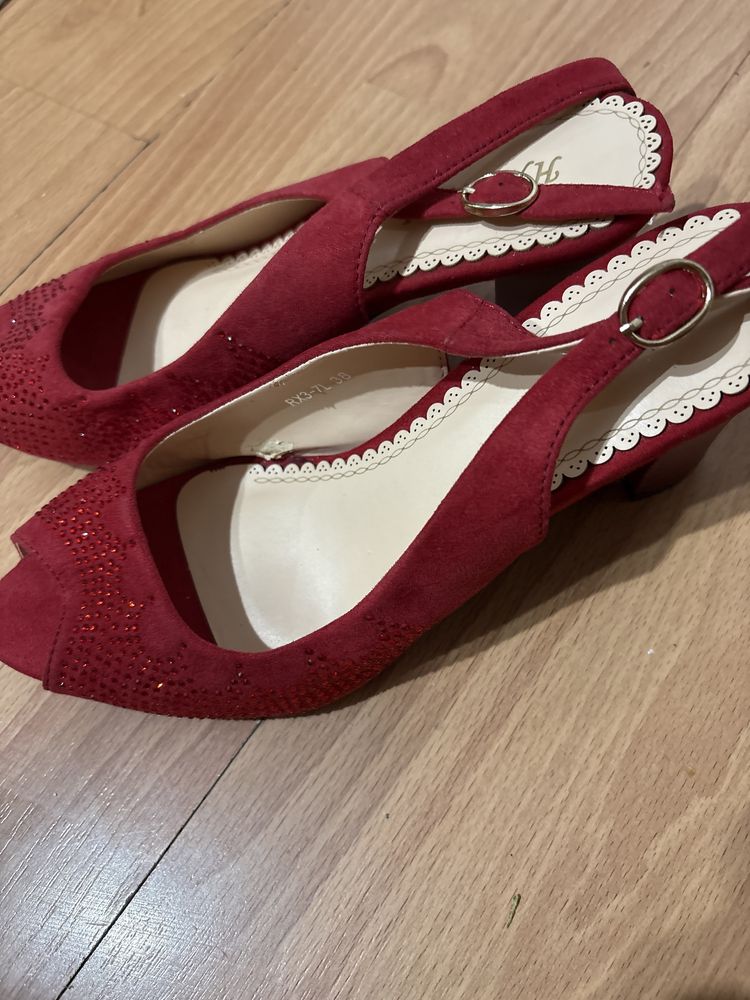 Vand sandale elegante
