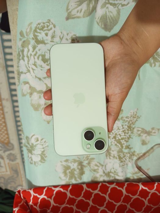 iPhone 15 / 128GB / Зеленый цвет
