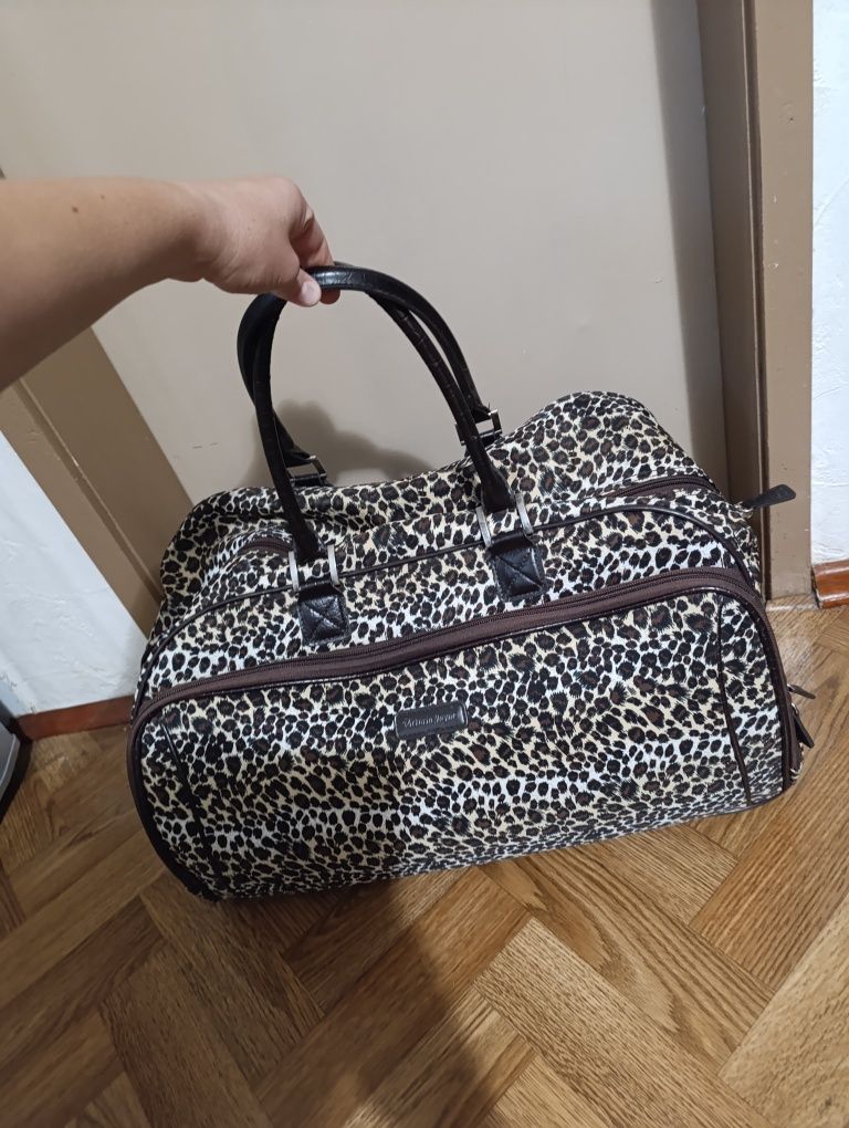 Пътна чанта на колела
