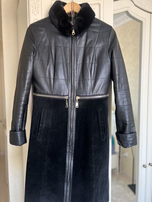 Утеплённое кожаное пальто, состояние отличное