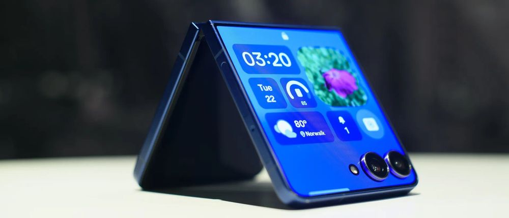 Samsung Galaxy Z Flip 7 New 2025