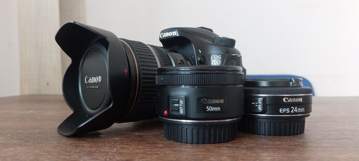 DSLR Canon 70d + trei obiective canon + accesorii