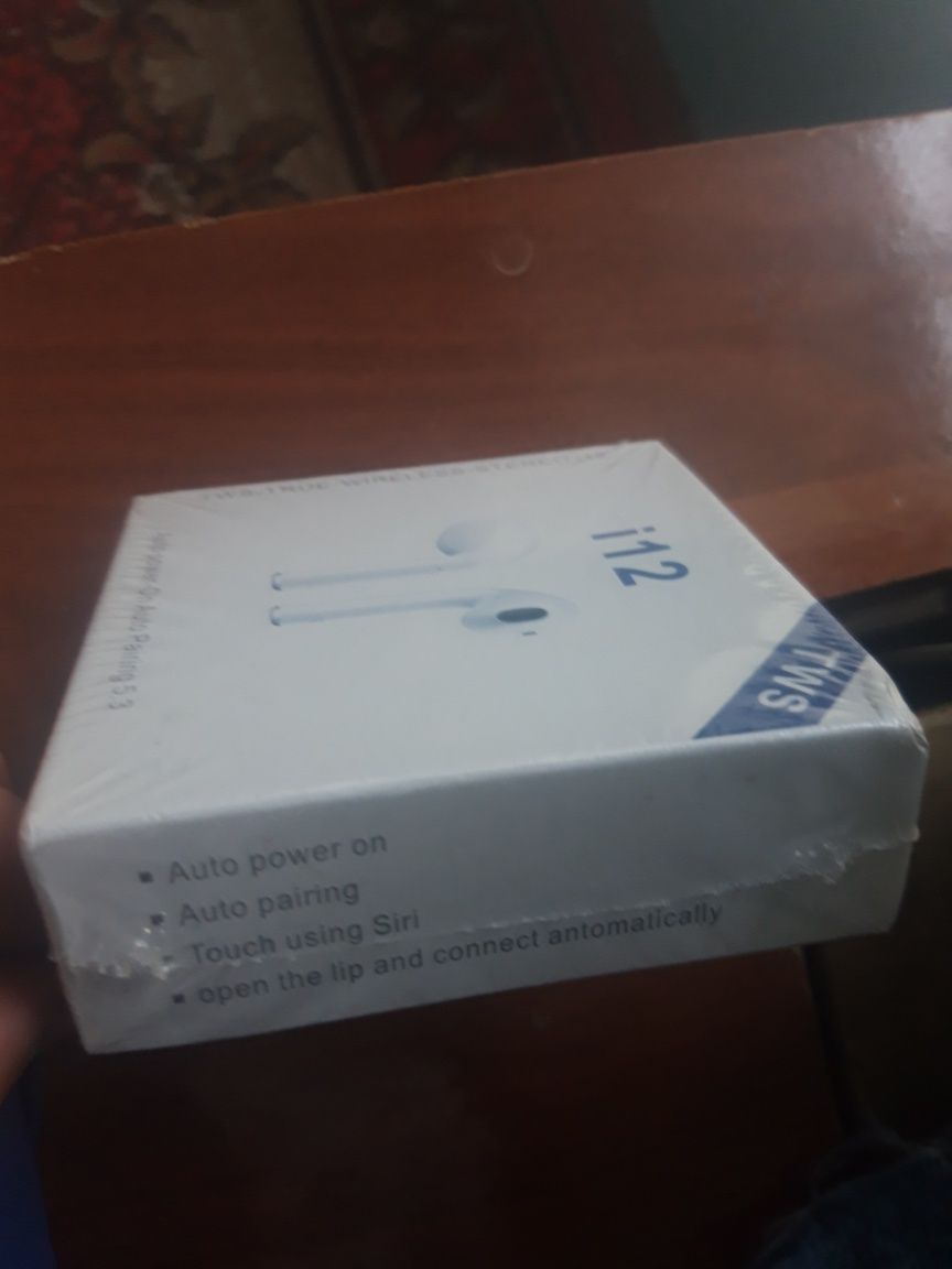 AIRPODS i12 Sotiladi 60ming kami bor tgdan yozing