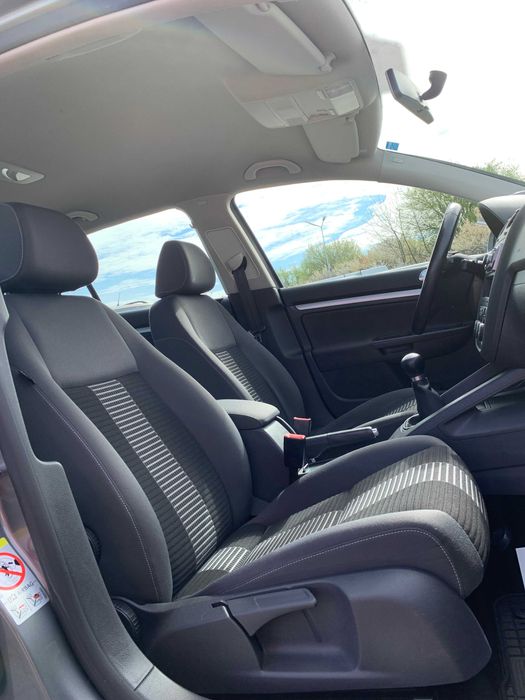 Volkswagen Golf 5 United Benzina 1.6 MPI 102 cp BSE Impecabil