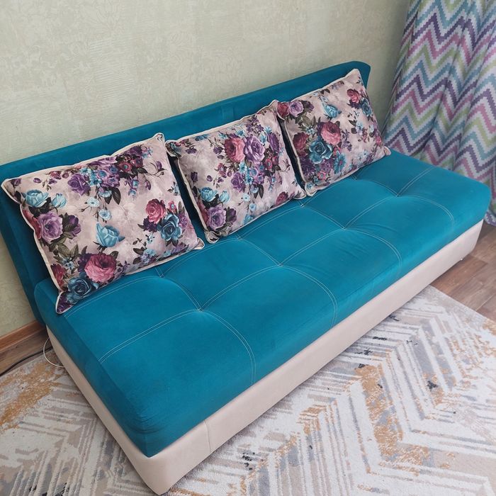 Срочно Продам диванчик.