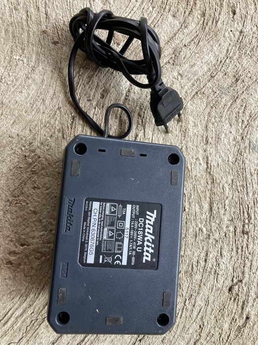 Alimentator Incarcator Makita DC 18WA 14,4v-18v 1,7A