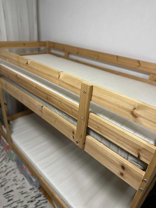 Se vinde pat suprapus/supraetajat copii Ikea