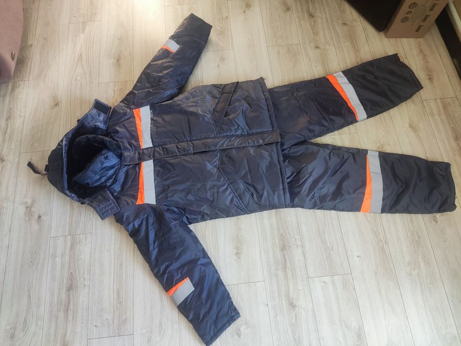 Продам новую спецодежду.