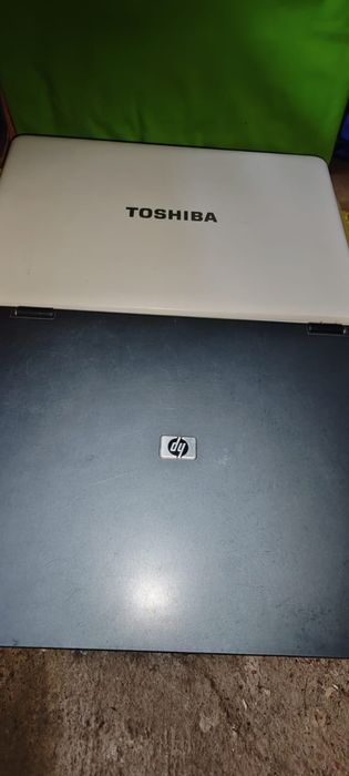 Vând Laptopuri cu incarcator