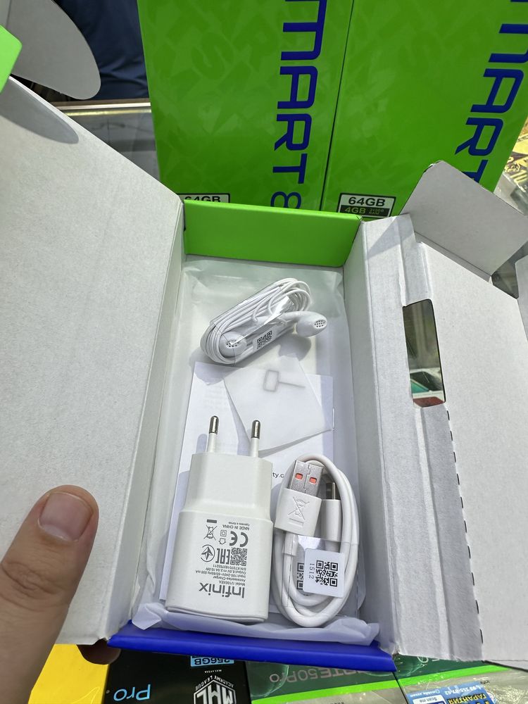 Infinix SmarT 8 4/64 GB Pachka